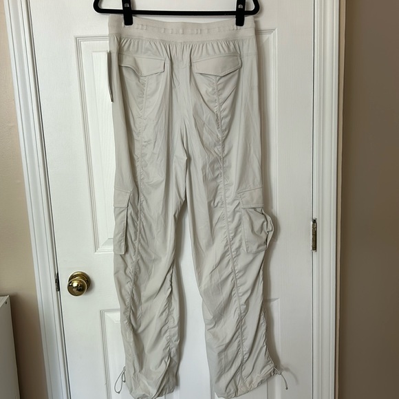 NWT Lululemon Dance Studio Relaxed Fit Cargo Pants - Bone - Picture 5 of 6
